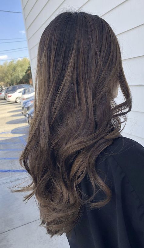 Single process brunette Beautiful Light Brown Hair, Beautiful Brown Hair, Light Brown Hair Color, Brown Hair Shades, Brown Hair Inspo, Brown Hair Color, Hair Color Light Brown, Brown Hair Balayage, Brown Balayage