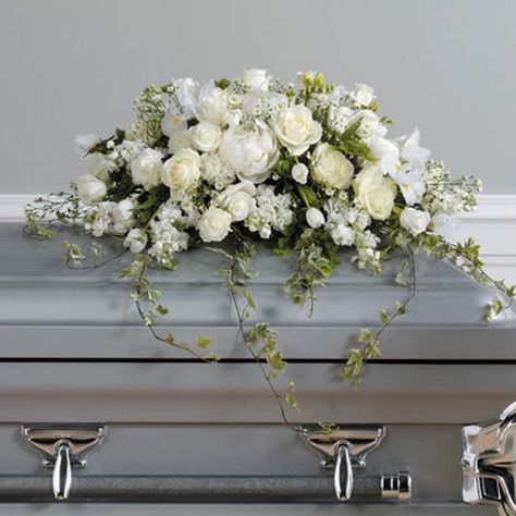 Bed Inspo, Casket Spray, Casket Flowers, Expensive Flowers, Sympathy Arrangements, Service Ideas, Casket Sprays, Flowers Arrangements, Twin Pregnancy