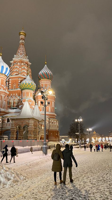 Moscow Travel Aesthetic, Travel To Russia, Moscow In Winter, Rusia Aesthetic, Christmas In Russia, Russian Vibes, Moscow Cathedral, Russian Cities, Russia Culture