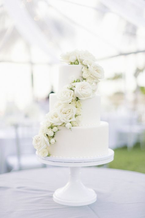 Simple Elegant Wedding Cakes 3 Tier, 3 Tier Wedding Cake Elegant, Wedding Cake With Peonies, July Wedding Colors, Classy Wedding Cakes, 3 Tier Wedding Cakes, Wedding Cake Roses, Wedding Cake Photos, Classic Wedding Cake