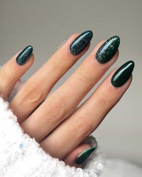 Oval Nails Winter Colors 2023-2024: 19 Ideas to Elevate Your Winter Nail Game - thepinkgoose.com Glitter Green Nails, Forest Green Nails, Dark Green Nails, December Nails, Green Nail Designs, Christmas Nails Easy, Green Nail Polish, Green Nail, Nails 2023