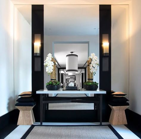 Design Aleksandra Miecznicka Gorgeous Entryway Foyers, Luxury Entryway, Wood Stools, Foyer Ideas, Console Table Design, Hallway Console, Hallway Designs, Hallway Design, Office Reception