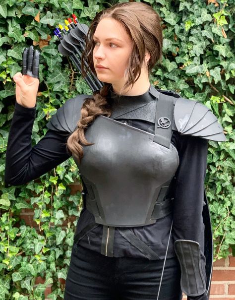 Katniss Everdeen Cosplay, Katniss Halloween Costume, Katniss Cosplay, Mockingjay Costume, Katniss Everdeen Mockingjay, Katniss Everdeen Outfit, Katniss Everdeen Costume, Charlotte Web Costume, Katniss Costume