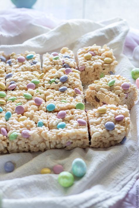 Brown Butter Rice Krispies Treats for Easter | URBAN BAKES Speckled Egg Cake, Brown Butter Rice, Treats For Easter, Easter Rice Krispie Treats, Rice Krispie Squares, Easter Party Food, Rice Krispies Treats, Krispy Treats, Krispies Treats