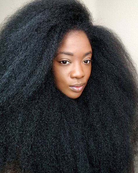 Blown Out 4C Hairstyles | If youre tired of frying your strands for the sake of flawless hair, the blow out method is a safe way to get them in formation. Queen Hairstyles, Blown Out Hair, Blowout Hairstyles, Natural Hair Blowout, Blow Hair, Afro Style, 4c Natural, Pelo Afro, 4c Natural Hair