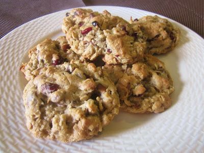 Garbage Cookies, Oven Oatmeal, Oatmeal Cranberry White Chocolate, Different Cookies, Coconut Chocolate Chip Cookies, White Chocolate Cranberry, Making New Friends, Oat Cookies, Chocolate Chunk