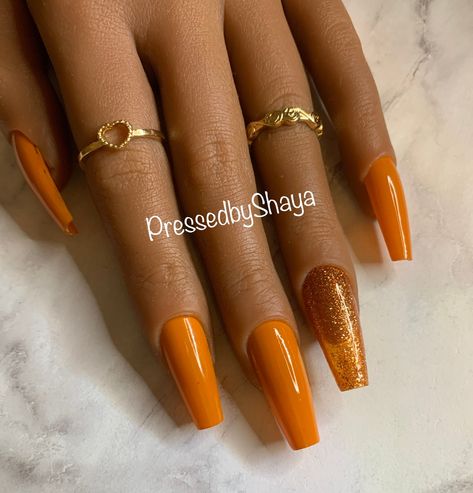 Classy Nail Colors Fall, Texas Longhorn Nails, Orange Nail Ideas Acrylic, November Nails Coffin, Orange Toe Nails, Fall Colors Nails, Thanksgiving Nails Color, Pumpkin Spice Nails, Lips Nails