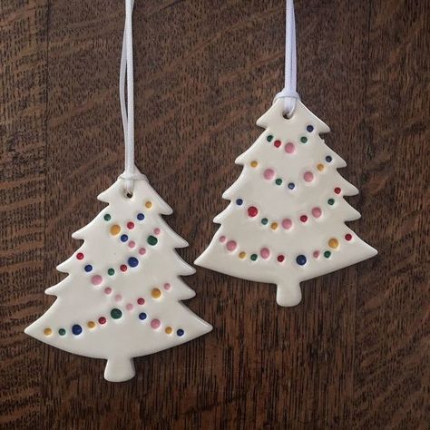 Christmas Ornaments With Air Dry Clay, Clay Holiday Ornaments, Polymer Christmas Decorations, Clay Ornaments Diy Christmas Decorations, Clay Diy Ornaments, Polymer Clay Kids Projects, Homemade Clay Christmas Ornaments, Diy Polymer Clay Ornaments, Christmas Ornament Clay