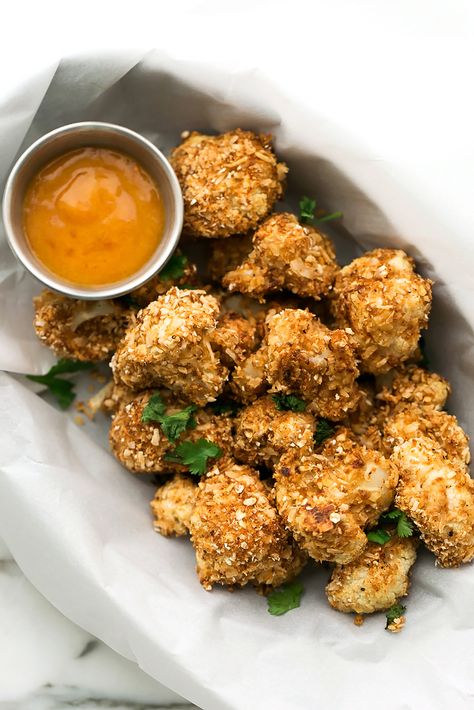 Coconut Cauliflower, Chili Mango, Spiced Cauliflower, Mango Sauce, Spicy Chili, Vegan Appetizers, Cauliflower Recipes, Fried Food, Vegan Eating