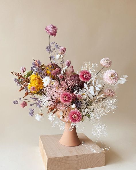 Modern Dry Flower Arrangements, Centerpieces With Dried Flowers, Dried Floral Bud Vase, Dried Flower Arrangements Centerpiece, Modern Dried Flowers, Dry Flowers Centerpieces, Modern Floral Bouquets, Idlewild California, Modern Dried Flower Arrangements