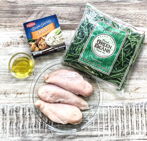 Chicken With French Onion Soup, Chicken Onion Soup Mix Recipe, Lipton Onion Soup Recipes, Onion Soup Mix Recipe, Baked Onions, French Green Beans, Simple Dinners, Oven Baked Chicken Breasts, French Onion Chicken