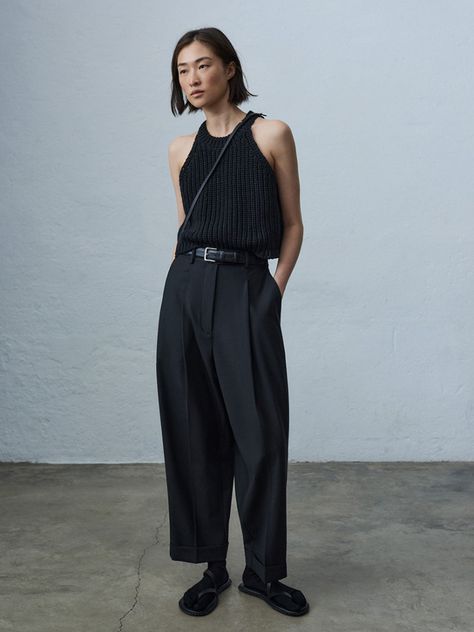 Making Things – Halter Top Black Black Loose Trousers Outfit, Black Elastic Pants Outfit, Masculine Dresses, Masculine Dress, Black Tailored Pants, Galicia Spain, Trouser Design, Look Formal, Classic Menswear