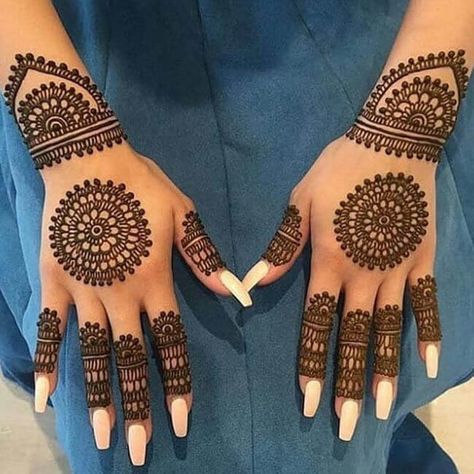 Mehndi Design Back Side, Easy Mehndi Design, Tato Henna, Henna Tattoo Hand, New Bridal Mehndi Designs, Henna Tattoo Designs Hand, Modern Henna Designs, Simple Henna Tattoo, Easy Mehndi