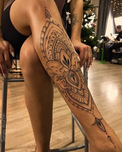 Shin Leg Tattoo, Lower Leg Mandala Tattoos Women, Womens Lower Leg Tattoo Ideas, Tattoo Tibia, Tattoo Bein Frau, Calf Tattoos For Women, Mandala Thigh Tattoo, Back Of Leg Tattoos, Tattoo Pierna