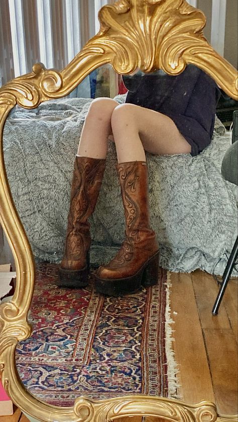 70s Cowgirl Boots, Outfits With Platform Boots Aesthetic, Vintage Knee High Boots Outfit, Platform Boots Vintage, Vintage 70s Boots, 70s Boots Aesthetic, Platform Cowgirl Boots, Brown 70s Boots, Brown Gogo Boots