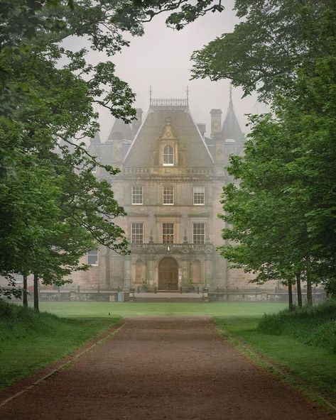 @castlesofscotland shared a photo on Instagram: “Callendar House by @nathan_jermy is amongst the most prominent buildings in Falkirk. The Lands of Callendar were granted to the Livingston…” • Aug 3, 2021 at 5:11pm UTC 19 Century Aesthetic, Scottish Aesthetic, Manor Aesthetic, French Manor House, Mansion Aesthetic, Old Manor, Scottish Castles, Castle House, European Antiques