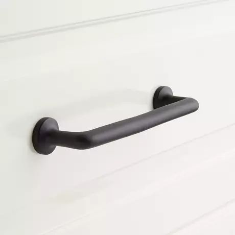 Black Kitchen Hardware, Brass Cabinet Pull, Cabinet Build, Modern Cabinet Hardware, Black Cabinet Hardware, Matte Black Kitchen, Black Drawer Pulls, Brass Cabinet Pulls, Cabinet Drawer Hardware