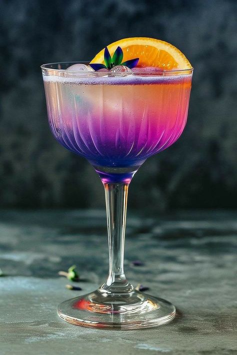 Butterfly Pea Cocktail, Eyeshadow Inspiration, Christmas Cocktails Easy, Cocktails Easy, Magical Butterfly, Daiquiri Recipe, Drink Art, Colorful Drinks, Cocktail Photography