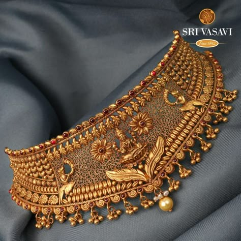 Gold Jewels Design, Gold Bridal Necklace, Antique Necklaces Design, Choker Necklace Designs, Perhiasan India, Antique Gold Jewelry Indian, Choker Designs, Gold Jewelry Simple Necklace, Jewelry Set Design