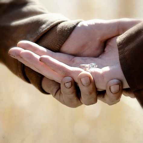 The ring Glenn gave to Maggie Glenn And Maggie, Beth Greene, Glenn Rhee, Maggie Greene, Apocalypse Aesthetic, Peeta Mellark, Albus Dumbledore, Katniss Everdeen, Atticus