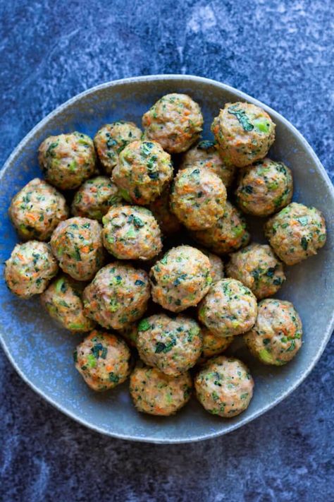 Veggie loaded turkey meatballs - the ultimate make ahead meal prep recipe. Loaded with all the vegetables. Life just got a little bit easier. #meatballs #meatballrecipes #glutenfreemeatballs #paleomeatballs #mealprep #dinner ideas #turkey Veggie Turkey Meatballs, Ground Turkey Dishes, Make Ahead Meal Prep, Meatballs Gluten Free, Vegetable Meatballs, Veggie Turkey, Gluten Free Turkey Meatballs, Veggie Meatballs, Gluten Free Meatballs