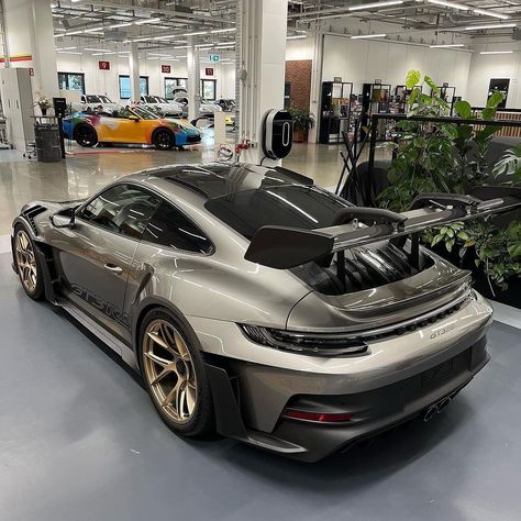 992 gt3rs • Instagram Porsche 992 Gt3 Rs, 992 Gt3 Rs, 992 Gt3, Porsche 992, Porsche 550, Porsche 991, House Arch Design, Lux Cars, Classic Cars Trucks Hot Rods