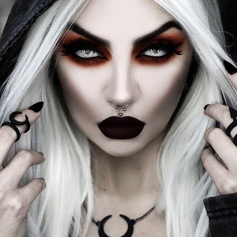 ❤️ Creepy Witch Makeup, Harris Nukem, Beatriz Mariano, Halloween Smink, Creepy Witch, Demon Makeup, Halloween Makeup Witch, Halloweenský Makeup, Halloween Make-up Looks