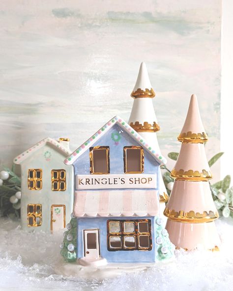 Dopamine Decor, Pastel Christmas, Pottery Houses, Crepe Cake, White Christmas Trees, Christmas Inspo, Pink Christmas Tree, Colorful Christmas, Chic Christmas