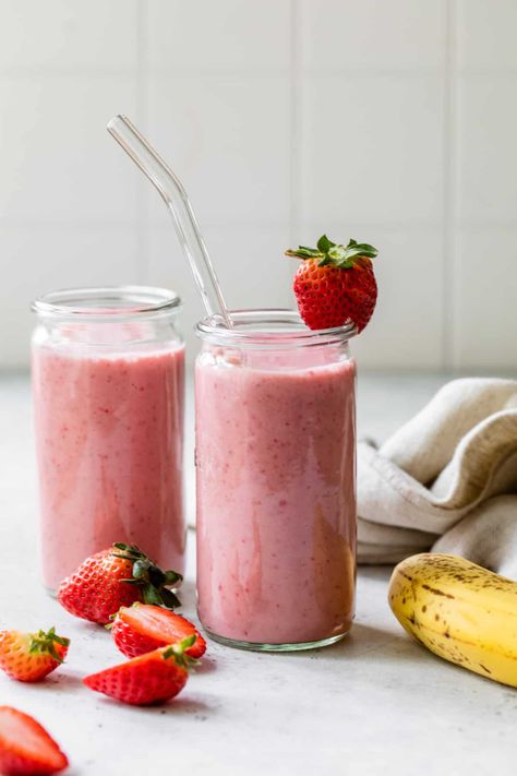 Kid Friendly Smoothies, Nutribullet Smoothies, Protein Shakes Recipes, Banana Shake, Banana Drinks, Refreshing Snacks, Protein Shake Smoothie, Nutribullet Recipes, Beyond Imagination