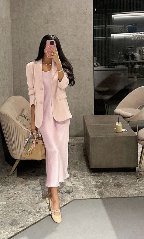 Elegant Outfit Classy Rich, Chic Church Outfits, Aesthetic Lawyer, Corporate Girly, Lawyer Fashion, Elegant Outfit Classy, Church Outfit, Outfit Work, Outfits Classy