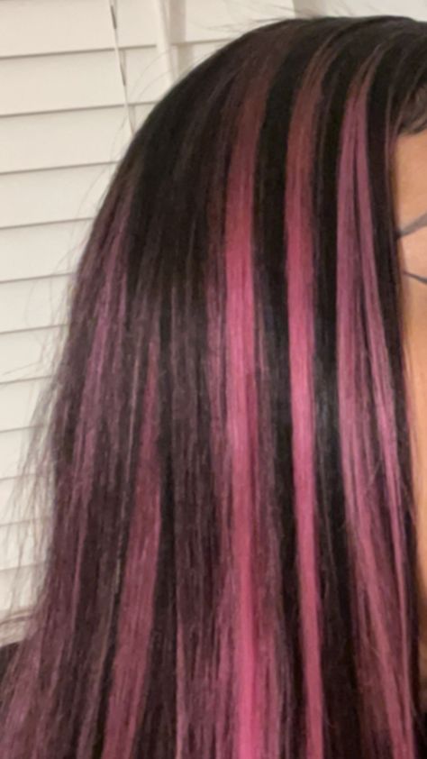 Pink And Black Highlights, Vibrant Red Highlights, Black And Red Hair, Pink Hair Streaks, Pink Hair Highlights, Pink And Black Hair, Pink Hair Dye, Hair Color Underneath, Red Hair Inspo