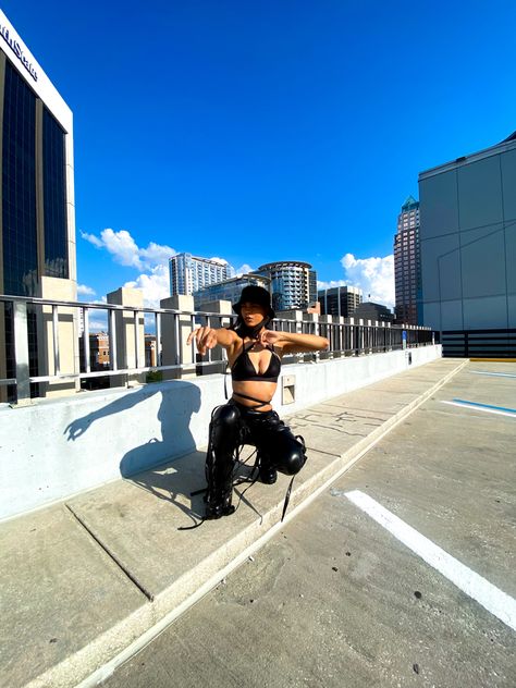 Streetwear Poses, Street Fashion Photoshoot, Garage Photoshoot, Rooftop Photoshoot, Downtown Orlando, Visual Marketing, Solo Pics, Model Poses Photography, Parking Garage