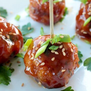 Asian Fish Balls with Quick Sweet and Sour Sauce Fishball Recipe, Asian Fish, Sweet Sour Sauce, Asian Fish Recipes, Fish Balls, Sweet And Sour Sauces, Fish Varieties, Cibo Asiatico, Fish Ball