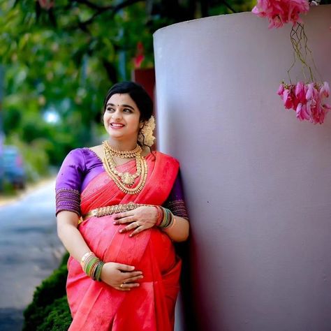 ##valakappu #babyshower #happyday #zyraunisexbeautylounge #photoshoot @perakka_photography @devikadhinil MUA : @sruthy_sreeragg Valakappu Photos, Pregnant Women, Happy Day, Instagram Posts, Photography, Instagram