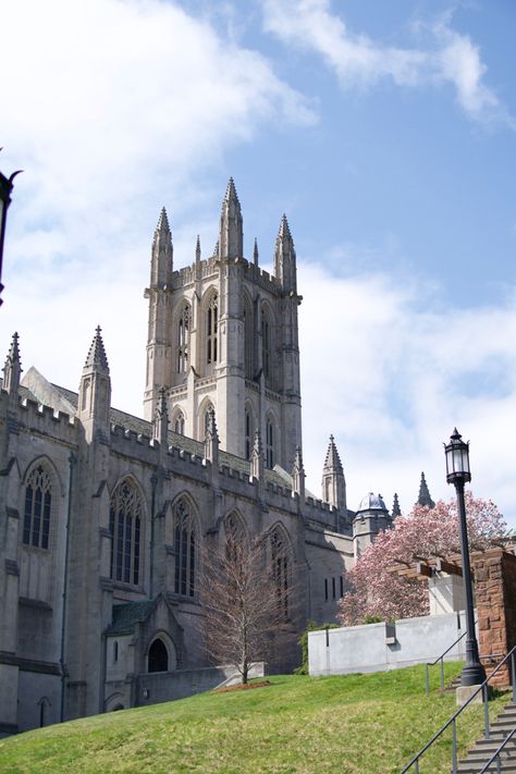 Trinity College’s landmark chapel. Completed in 1933 , this chapel is now nondenominational. Picture taken from the lower Long Walk. Trinity College Cambridge Aesthetic, Trinity College Dublin Dorm, Trinity College Aesthetic, Trinity College Cambridge, Trinity College Hartford, Trinity College Dublin Aesthetic, Trinity College Connecticut, Revision Motivation, People Collage