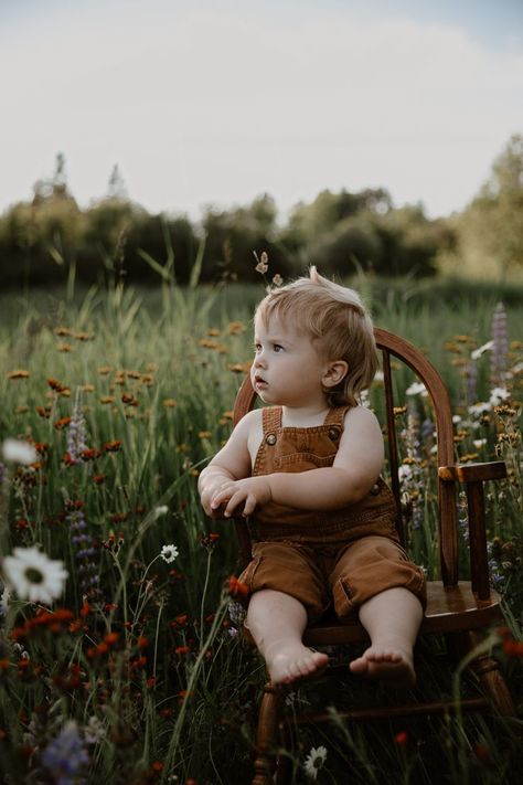 Baby Boy Field Wildflower photography ✨ Outdoor Baby Photography, Wildflower Photography, Baby Birthday Photoshoot, Wildflowers Photography, Toddler Photoshoot, 1st Birthday Pictures, 1st Birthday Photoshoot, First Birthday Pictures, First Year Photos