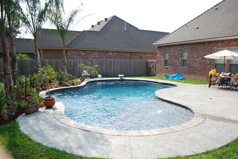 Gunite Pool Ideas, Hot Tub Photos, Pool 2023, Custom Inground Pools, Spa Photos, Beach Entry Pool, Dream Backyard Pool, Freeform Pools, Swimming Pool Photos