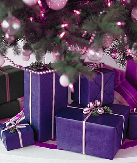 Valentine Craft Ideas, Purple Christmas Decorations, Budget Christmas, Valentine Craft, Eco Friendly Gift Wrapping, Purple Gift, Purple Christmas, Diy Valentine, Diy Valentines Crafts