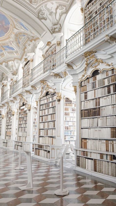 بيوت ملكية, Beautiful Places In Japan, Dream Library, Beautiful Library, Castle Aesthetic, Library Aesthetic, Baroque Architecture, Library Design, Home Library