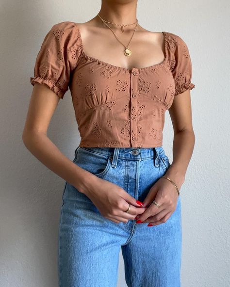 The perfect spring crop top just found YOU 🧡 Don’t pass it up! Tap to shop our Celia Crop Top before she’s gone 🛒✨ 🏷️ Women’s crop tops. Crop top outfit. Spring crop top outfit ideas. #croptop #croptopstyle #womenstops #cutetops #trendytops #fashiontops #goingoutoutfit #summerfashion #springoutfitideas #springoutfitinspo #springtops #explorepage #foryou #trendingnow #pinterestaesthetic #pinterestaesthetic #pinterestfashion #boutique Shirt And Crop Top Outfit, V Neck Outfits For Women, Summer Work Tops, Outfits For Big Busted Women, Tops For Small Chest, Crop Tops Outfits, Cropped Shirt Outfit, Crop Top Outfit Ideas, Crop Top Ideas