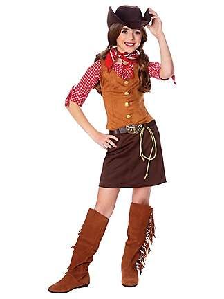 The Cowgirl costume usually contains a black hair wig, a tan cowboy hat, a yellow shirt, a red bandana, blue pants, and brown cowboy boots. It is usually a costume that girls would wear. Boys usually wear the cowboy costume. Girls Cowgirl Costume, Girl Costume Ideas, Cowgirl Dress Up, West Girl, Western Cowgirl Outfits, Wild West Outfits, Cowgirl Halloween Costumes, West Outfit, Cowgirl Halloween Costume