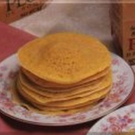 PLOGUES (pronounced and sometimes spelled: ploye) Cake Recipes Without Milk, Filipino Breakfast, Filipino Snacks, Filipino Food Dessert, Hot Cake, Yellow Food, Filipino Desserts, Yellow Foods, Filipino Dishes