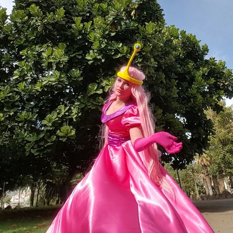 Princess bubblegum cosplay   Follow instagram @elbuhocosturero Bubbles Cosplay, Princess Bubblegum Costume, Bubblegum Costume, Princess Bubblegum Costumes, Bubblegum Cosplay, Princess Bubblegum Cosplay, Buble Gum, Rave Costumes, Princess Bubblegum