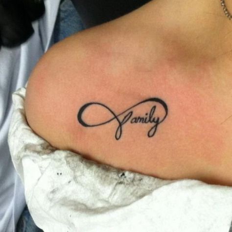 150 Most Popular Infinity Tattoo Designs and Meanings awesome Infinity Tattoo Family, Family Quotes Tattoos, Inspiring Quote Tattoos, Bone Tattoos, Small Meaningful Tattoos, Infinity Tattoos, Cute Small Tattoos, Collar Bone Tattoo