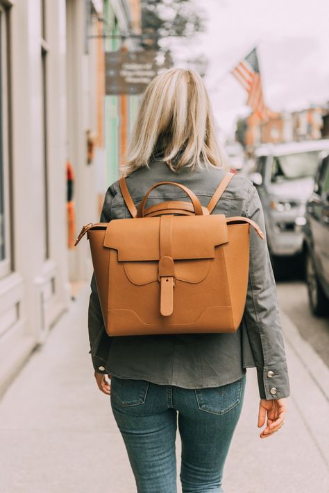 Hot Handbags, Fashion blogger Erin Busbee of BusbeeStyle.com wearing the brown Senreve Maestra Bag with Levi jeans, white cami, and Frame peplum hem green jacket in Telluride, Colorado Senreve Maestra, Erin Busbee, Work Closet, Busbee Style, Womens Work Bag, Modern Handbag, Hot Handbags, Smart Casual Women, Diy Crochet Bag