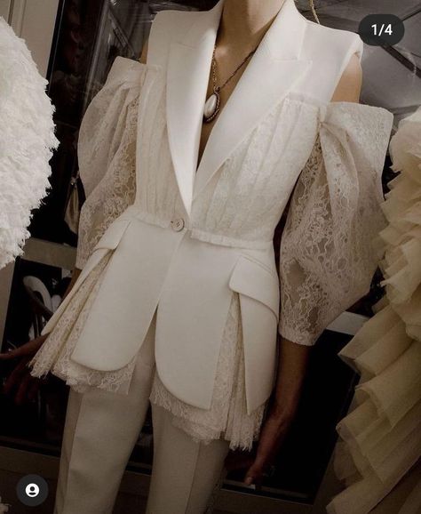 Innovation Fashion, Alexander Mcqueen Fashion, Mcqueen Fashion, Woman Suit Fashion, Long A, Abaya Fashion, Lace Fashion, Suit Fashion, Fashion Details