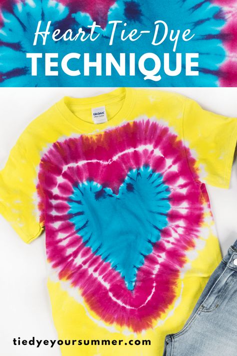 Picture of Heart Tie-Dye Technique Tie Dye Folding Techniques, Tulip Tie Dye, Heart Tie Dye, Tie Dye Shirts Patterns, Diy Tie Dye Techniques, Diy Tie Dye Designs, Tie Dye Patterns Diy, Diy Tie Dye Shirts, Tie Dye Heart