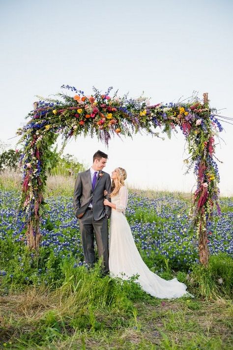 Spring Wildflower Arch Wedding Backdrop / http://www.himisspuff.com/boho-rustic-wildflower-wedding-ideas/7/ Wildflower Wedding Theme, Stile Boho Chic, Wedding Ceremony Arch, Boda Mexicana, Wedding Traditions, Wedding Venues Texas, Irish Wedding, Ceremony Arch, Wildflower Wedding