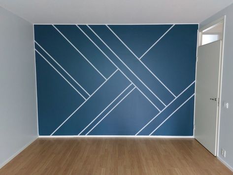 Geometric Wall Paint Patterns Bedroom, Simple Geometric Wall Paint Patterns, Painting Geometric Patterns On Walls, Blue Wall Design, Geometric Wall Paint Patterns, Geometric Wall Design, Blue Geometric Wall, Bedroom Paint Design, Pola Cat Dinding