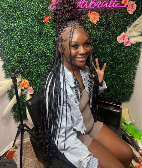 Fulani Braids With Bangs And Curls, Fulani Braids With Two Front Braids, Fulani Braids With Bangs, Fulani Braids With Curls, Bhaddie Hairstyle, Braids With Bangs, Beautiful Black Hair, Goddess Braids Hairstyles, Braided Styles